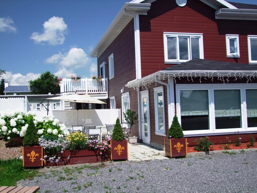 Motel Canadien Trois-Rivières Eksteriør billede