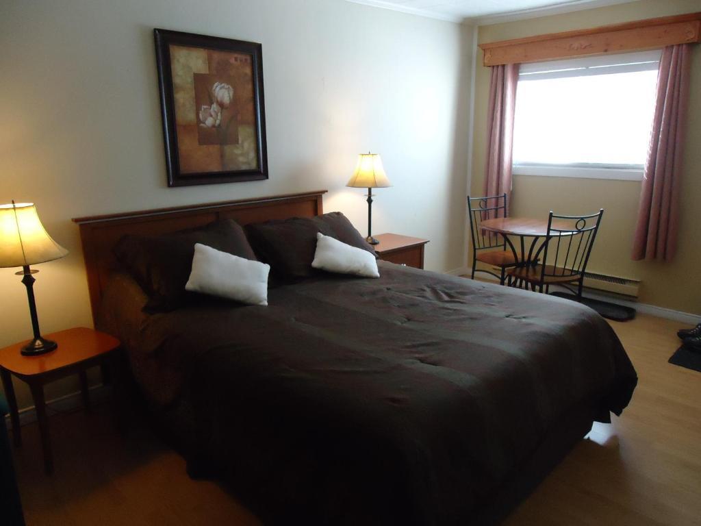 Motel Canadien Trois-Rivières Eksteriør billede